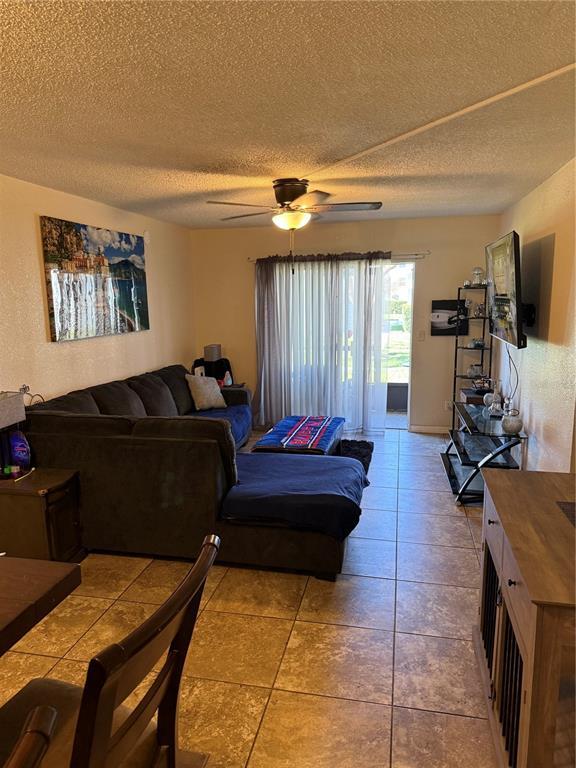 Building Photo - 716 Oakgrove Dr