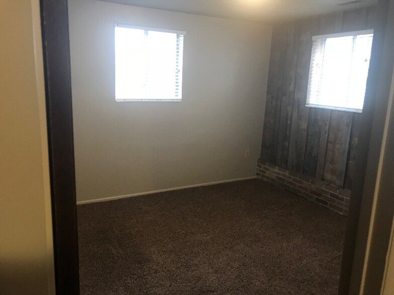 Building Photo - 294 N 300 W