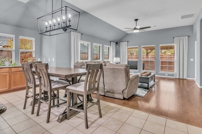 Building Photo - 6548 Fairview Dr