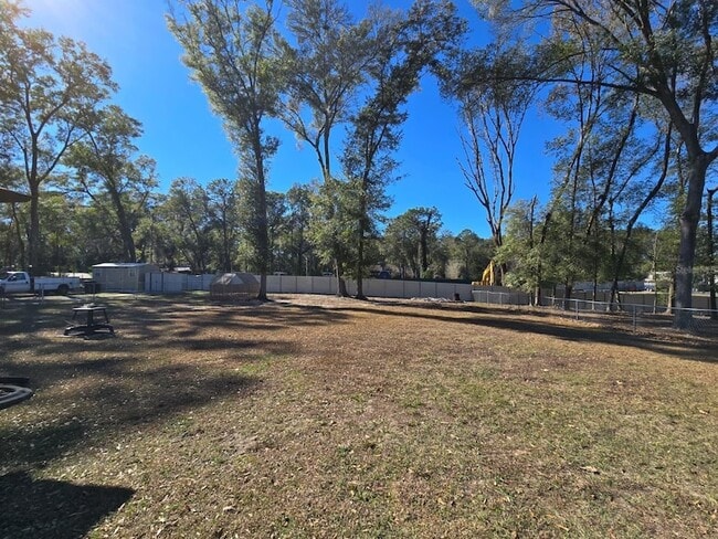 Building Photo - 2606 NE 22nd Ave