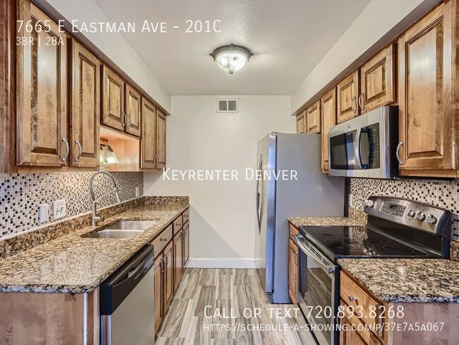 Building Photo - Charming 3-Bed, 2-Bath Condo with Prime Lo...