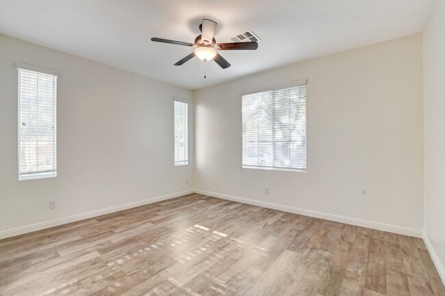 Building Photo - Single Family Home on 20k SQFT Lot in Gated Community