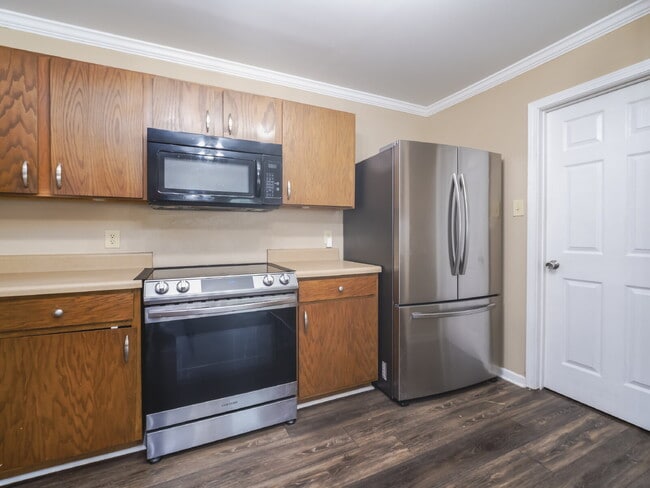 Building Photo - 910 Torsion Lane