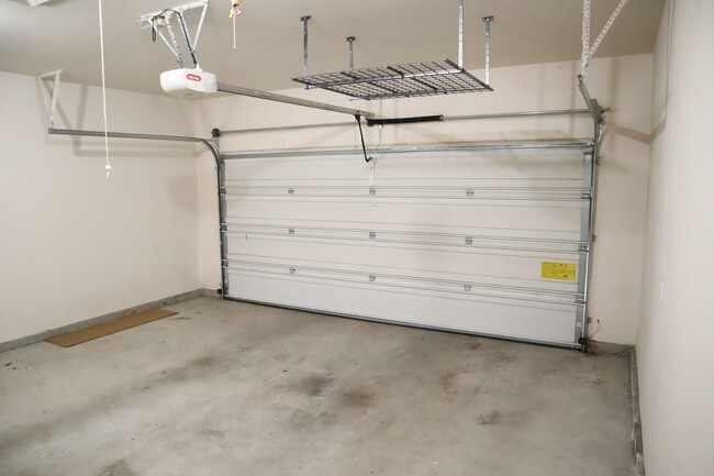 Building Photo - 7218 NE 65th Pl