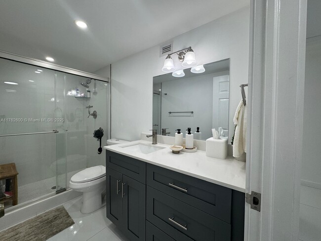 Building Photo - 3800 S Ocean Dr