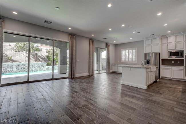 Building Photo - 11952 Girasole Ave