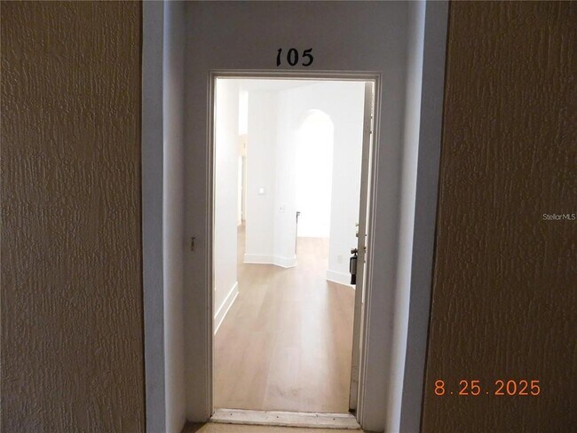 Building Photo - 6100 Stevenson Dr