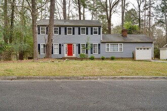Building Photo - Chapel Hill Retreat: Spacious 4-Bedroom with Fenced-in Backyard