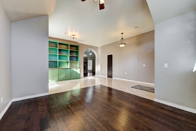 Building Photo - 2908 Glasgow Dr