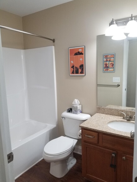 Building Photo - 1001 Ann Marie Dr