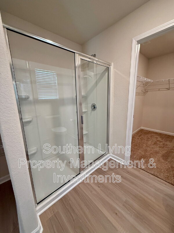 Building Photo - 3047 Cres Lk Ln