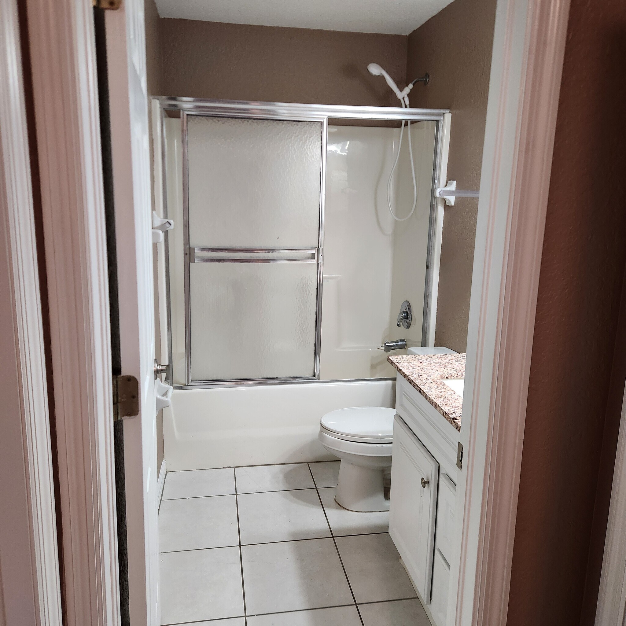 Building Photo - 1037 SE 11th St