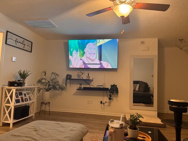 Building Photo - 6915 Wickersham Rd