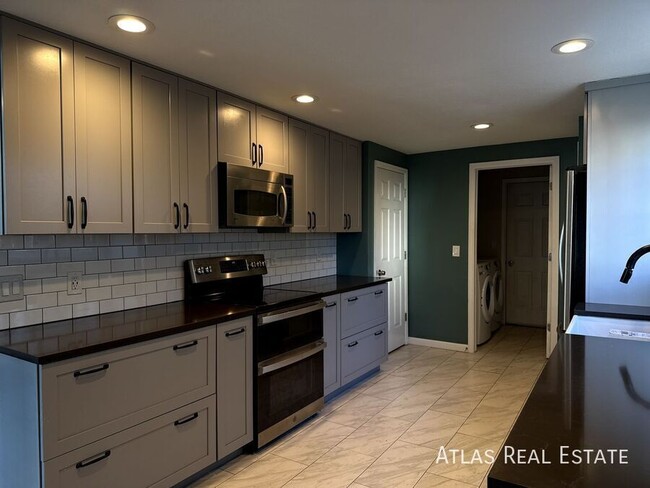 Building Photo - 8070 Decatur St