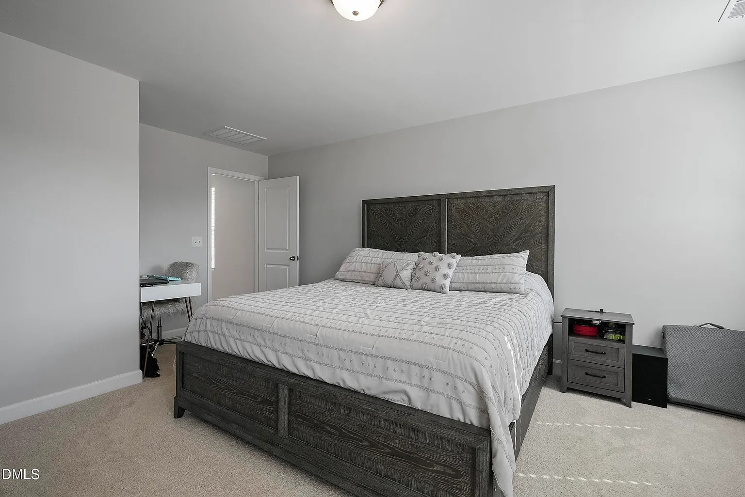 Building Photo - Room in House on Longleaf Gln Ln