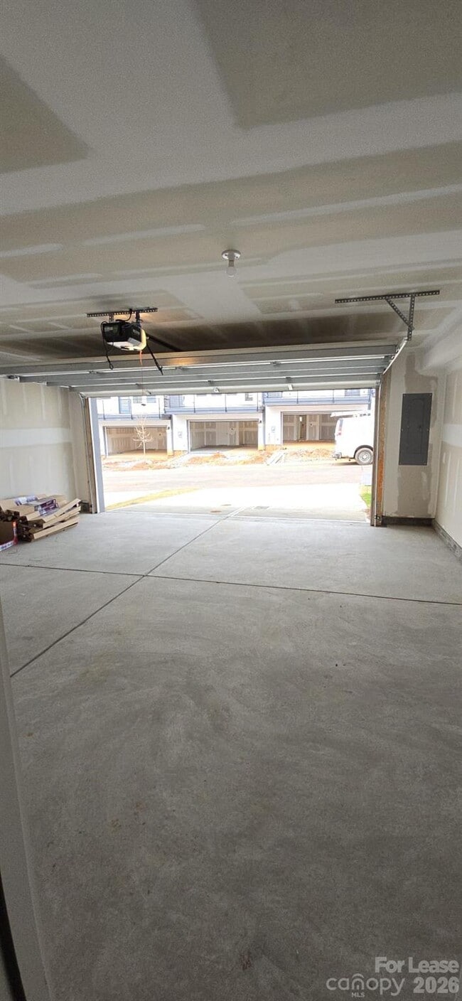 Building Photo - 2324 Donnelly Hls Ln