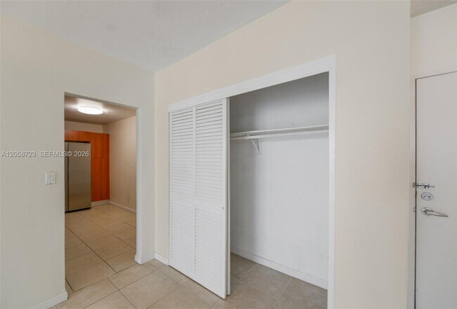 Building Photo - 3001 S Ocean Dr