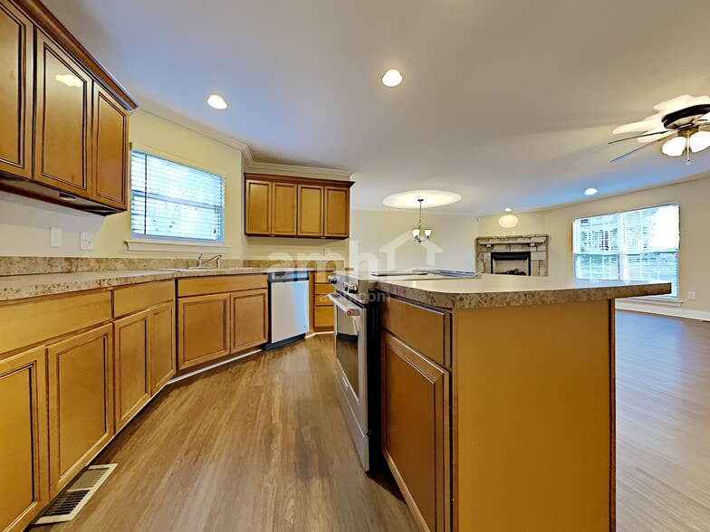 Building Photo - 10916 Parkgate Ln