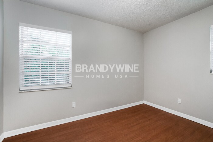 Building Photo - 215 Shore Rd