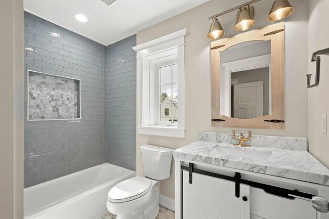 Building Photo - 5 Bed 5 Bath Single Family Home in Edgeworth