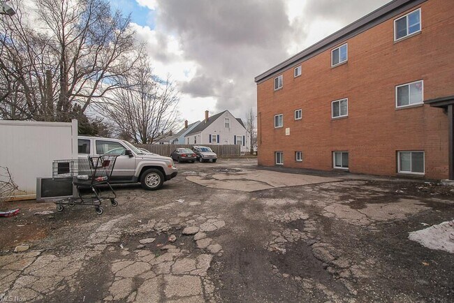 Building Photo - 4655 Ridge Rd