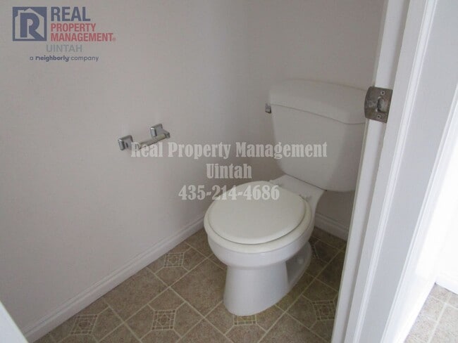 Building Photo - Beautiful Twin Home for Rent!