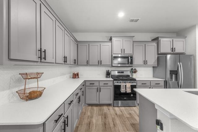 Building Photo - 2301 Shorthorn Dr