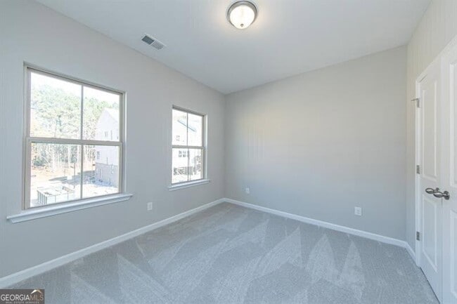 Building Photo - 272 Commons Ave