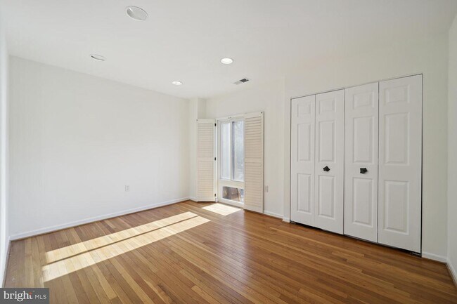 Building Photo - 10959 Deborah Dr