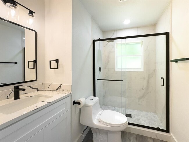 Building Photo - 1006 Duvall Dr