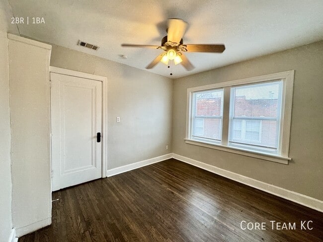 Building Photo - 217 E 46th St