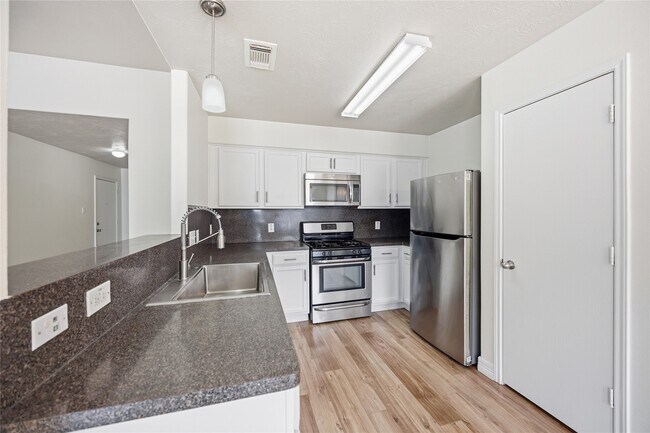 Building Photo - 2619 Dylans Crossing Dr