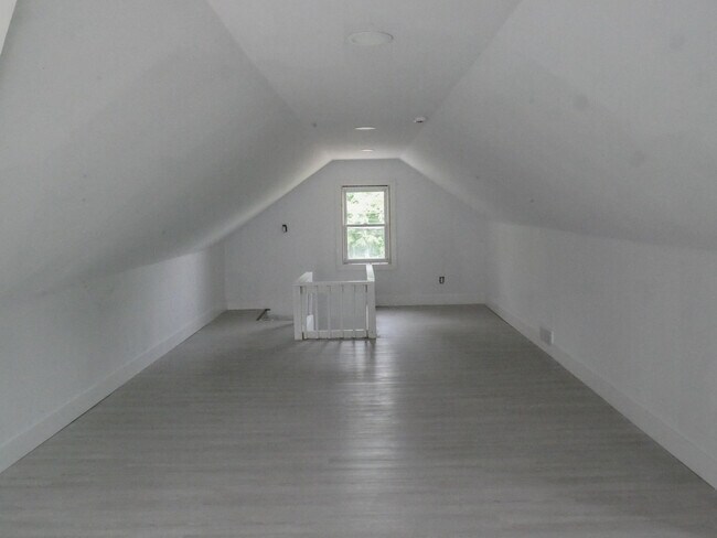 Building Photo - 12725 Kentucky St