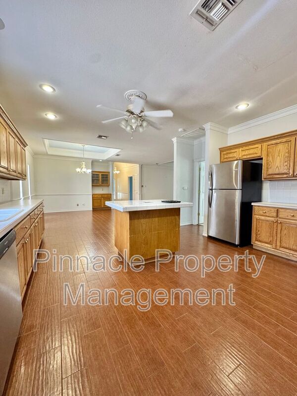 Building Photo - 1 Southridge Dr