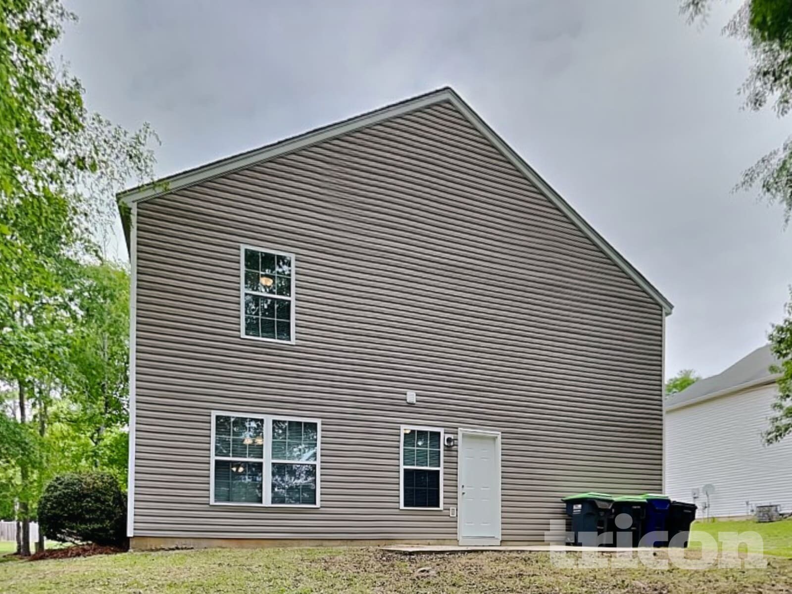 Building Photo - 121 Eagle Pointe Dr