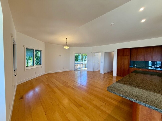 Building Photo - PANORAMIC BAY VIEW ESTATE IN PRESTIGIOUS TIBURON