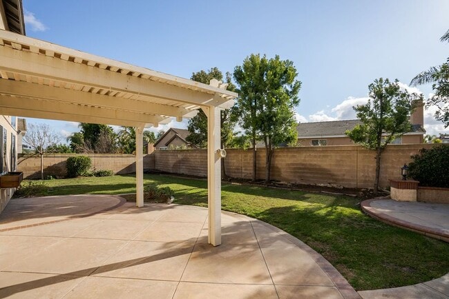 Building Photo - 1426 Rancho Hills Dr