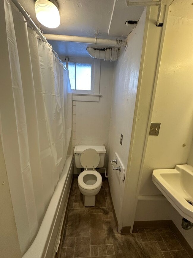 Building Photo - BBLB2224