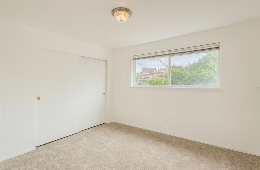 Building Photo - 6008 S Mason Ave