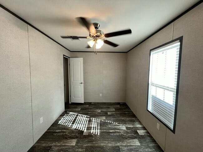 Building Photo - 49 Tower Manor Dr