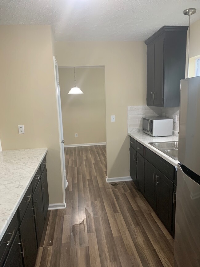 Building Photo - 145 Sally Hill Cir