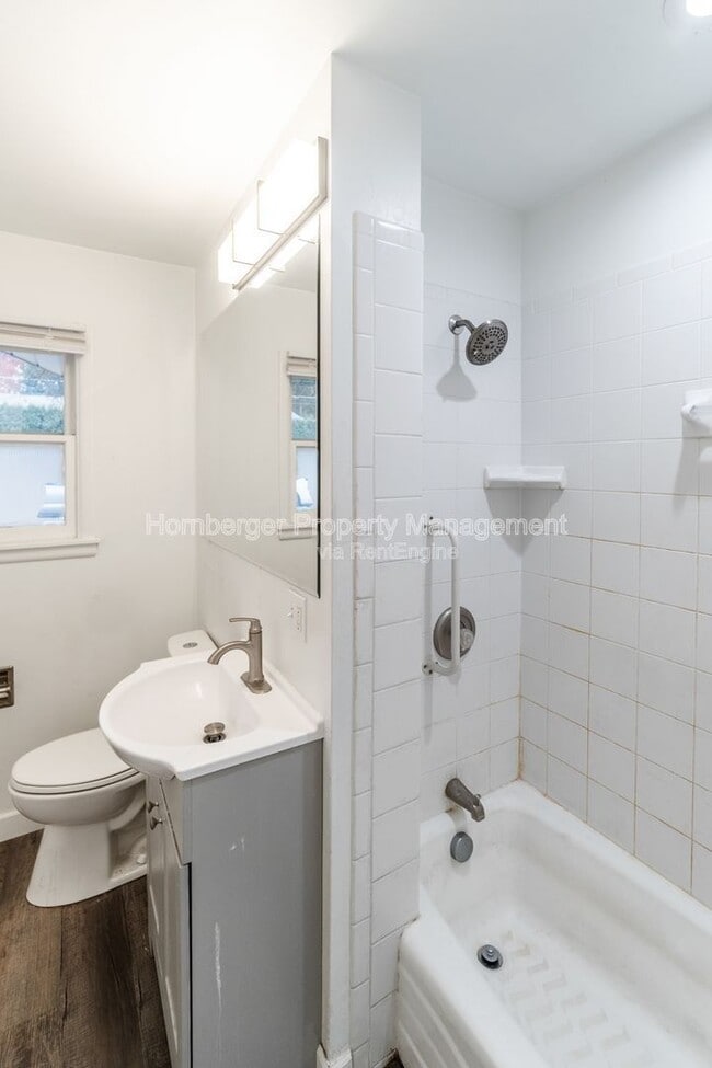 Building Photo - 1911 E Thurston Ave