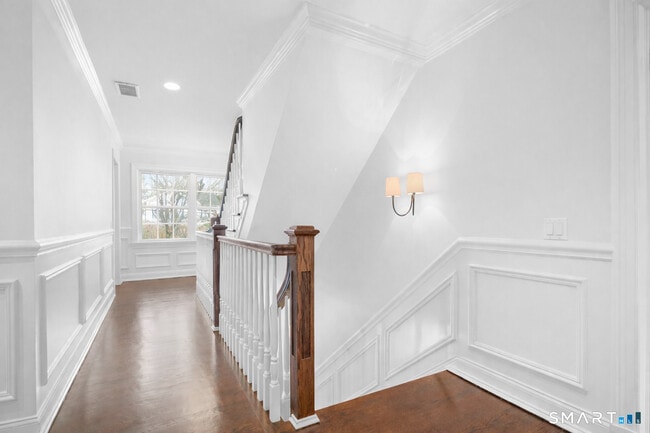 Building Photo - 93 Mansfield Ave