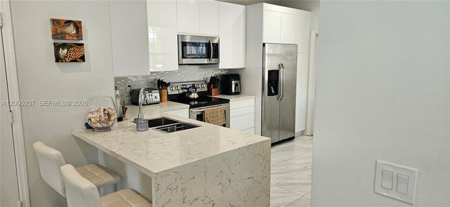 Building Photo - 1844 Salerno Cir