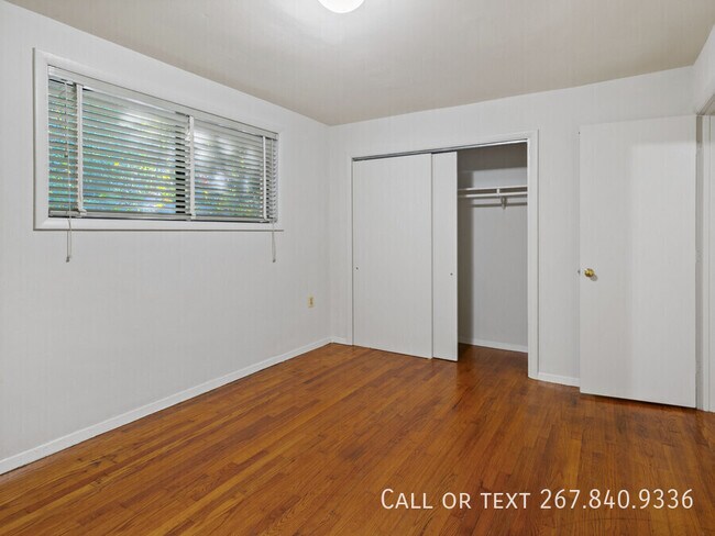 Building Photo - 4040 Livingston Rd SE