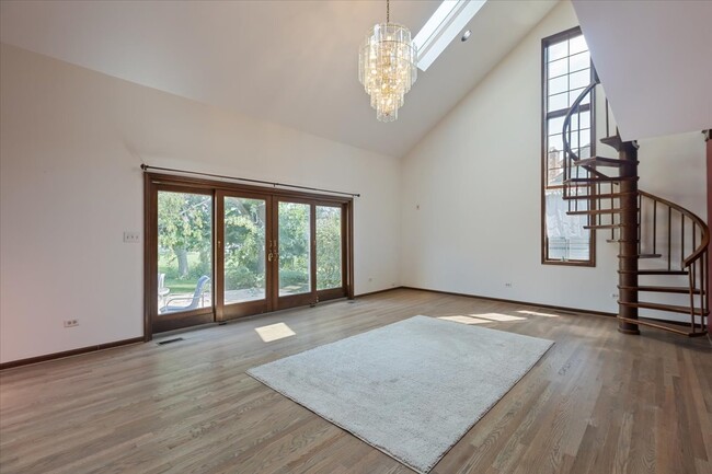 Building Photo - 1055 Knollwood Ln