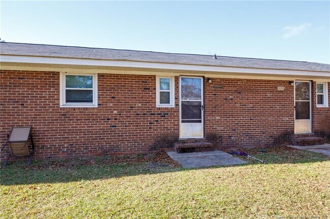 Building Photo - 1045 Rulnick St