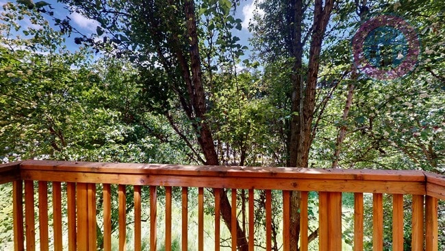 Building Photo - Prime Location, Directly Across From Nike Headquarters! Beautiful Townhouse, Two En-Suites, Centr...