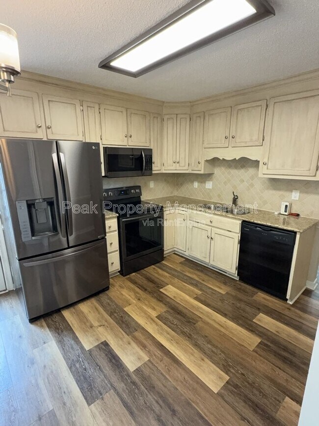Building Photo - 11548 New Forest Trail