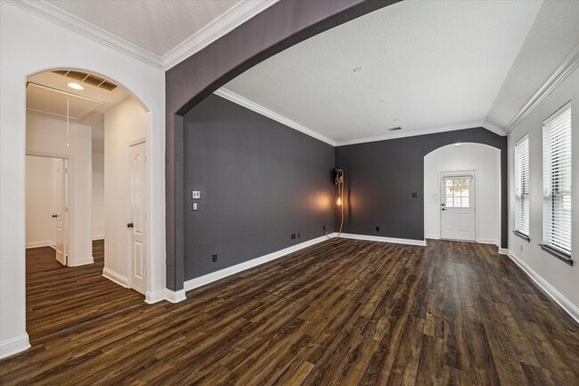 Building Photo - 31 Butternut Grove Place